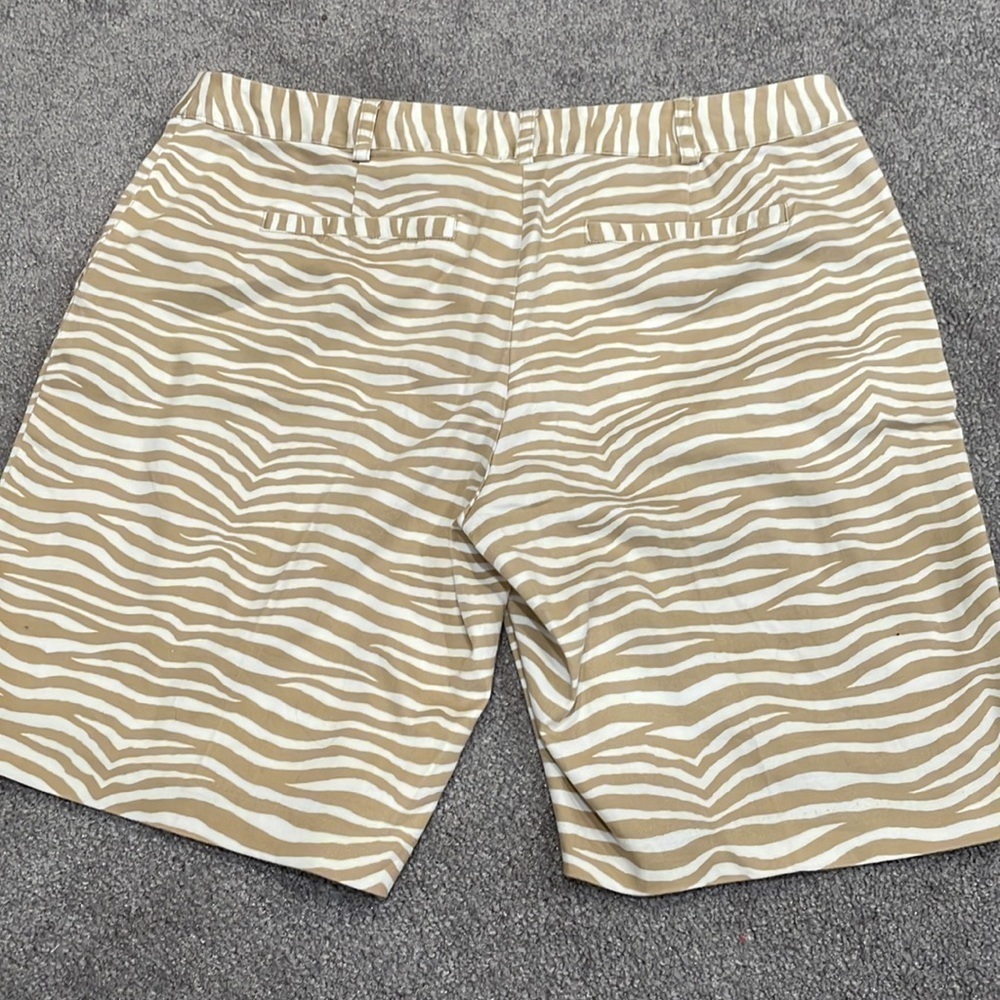 Womens Michael Kors shorts - Picture 2 of 4